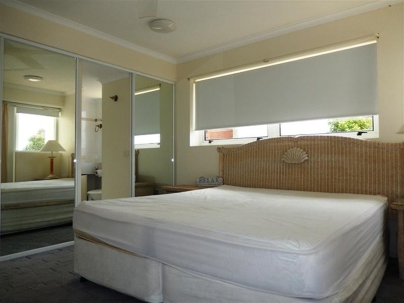 Unit 2 ‘The Lighthouses Caloundra’ 5 Canberra Terrace, Kings Beach QLD 4551