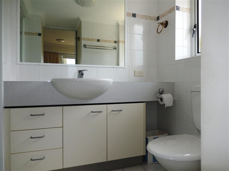 Unit 2 ‘The Lighthouses Caloundra’ 5 Canberra Terrace, Kings Beach QLD 4551