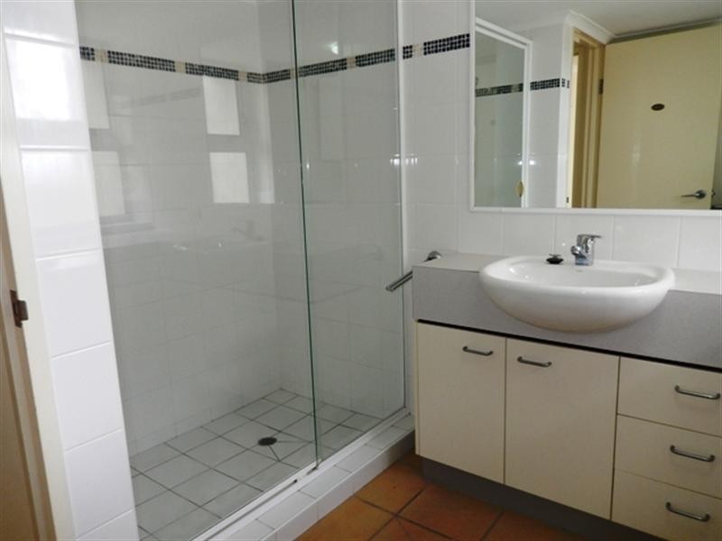 Unit 2 ‘The Lighthouses Caloundra’ 5 Canberra Terrace, Kings Beach QLD 4551