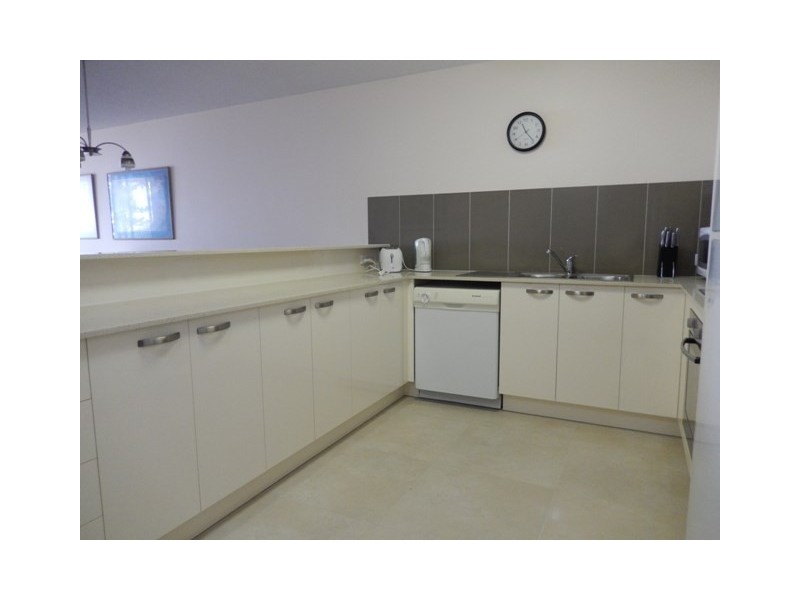 Unit 3 ‘Seapoint’ 32 Victoria Terrace, Kings Beach QLD 4551