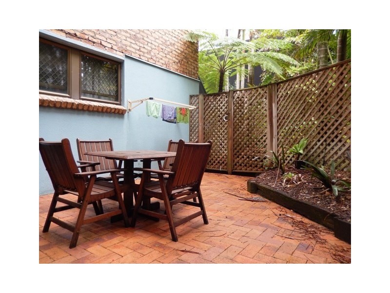 Unit 3 ‘Seapoint’ 32 Victoria Terrace, Kings Beach QLD 4551