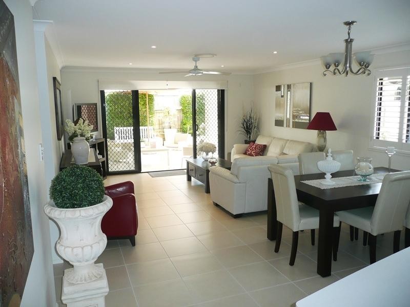 9 Gairdner Street, Caloundra West QLD 4551