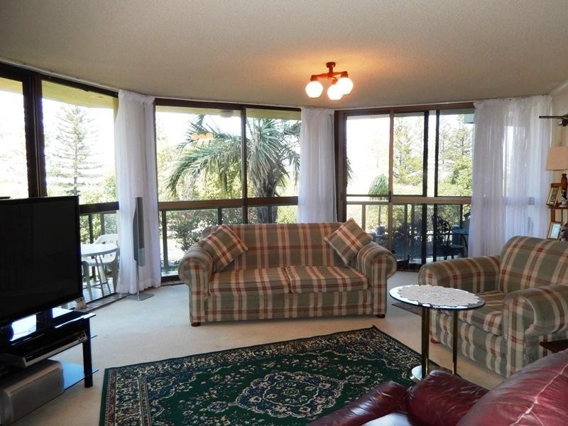 Unit 1 ‘Araluen’ 10 Bulcock Beach Esplanade, Caloundra QLD 4551