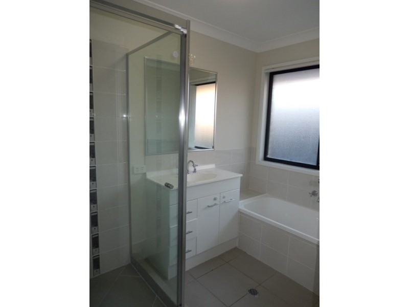 9 Middle Park, Little Mountain QLD 4551