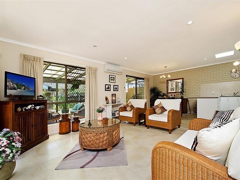 Unit 1 ‘Murtoa Court’ 5 Caldwell Street, Golden Beach QLD 4551