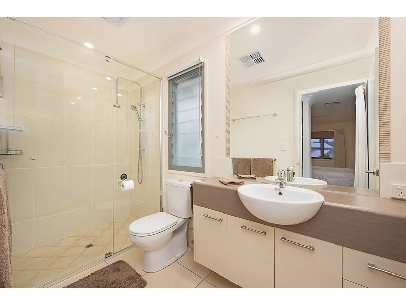 4/4 Lindesay Street, Caloundra West QLD 4551