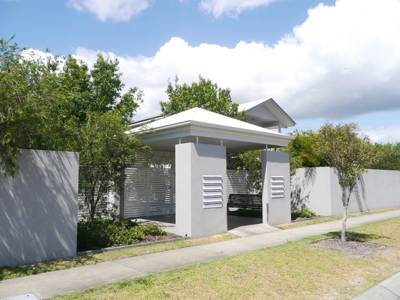 4/4 Lindesay Street, Caloundra West QLD 4551