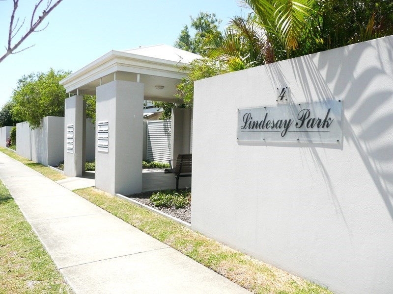 4/4 Lindesay Street, Caloundra West QLD 4551