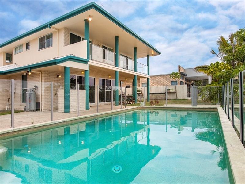 10 Pamphlet Place, Pelican Waters QLD 4551