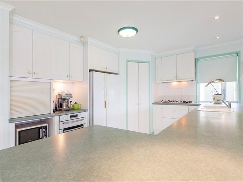 10 Pamphlet Place, Pelican Waters QLD 4551