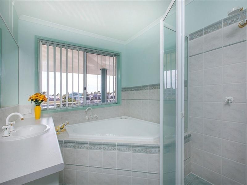 10 Pamphlet Place, Pelican Waters QLD 4551