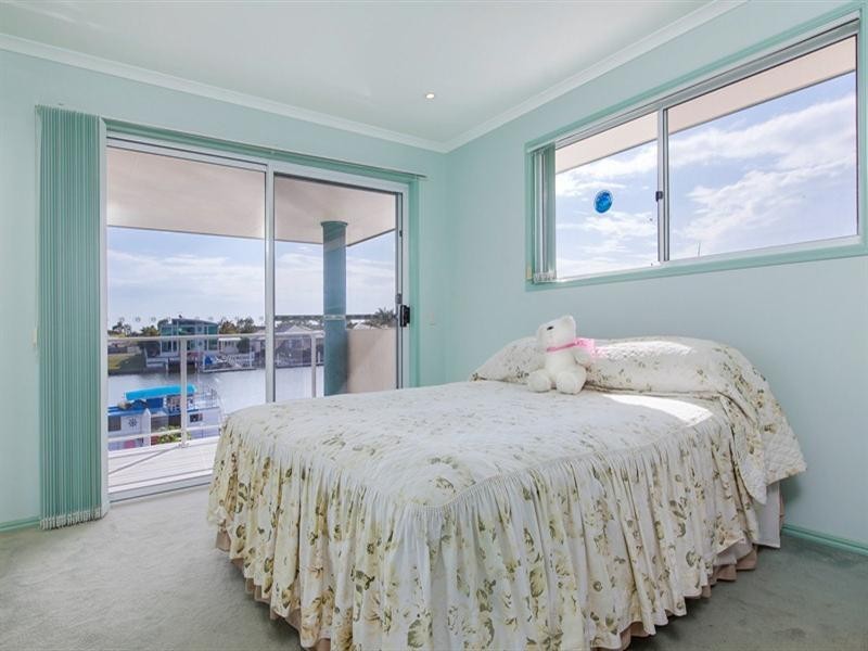 10 Pamphlet Place, Pelican Waters QLD 4551