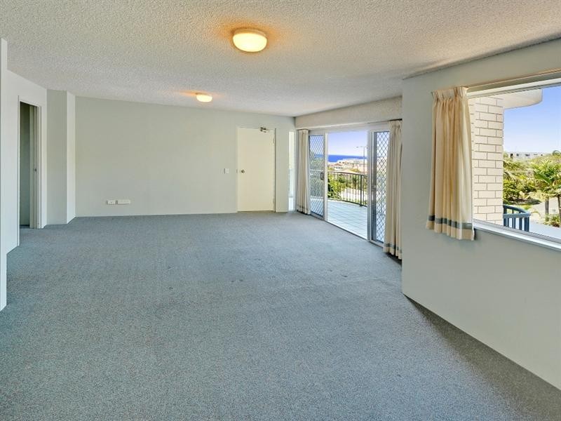 Unit 4 ‘Pacific Cove’ 2 Upper Gay Terrace, Kings Beach QLD 4551