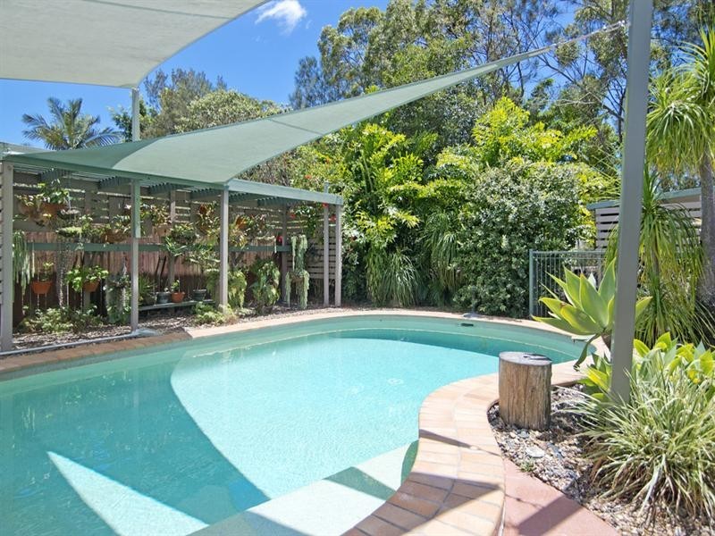 17 Edwardson Drive, Pelican Waters QLD 4551