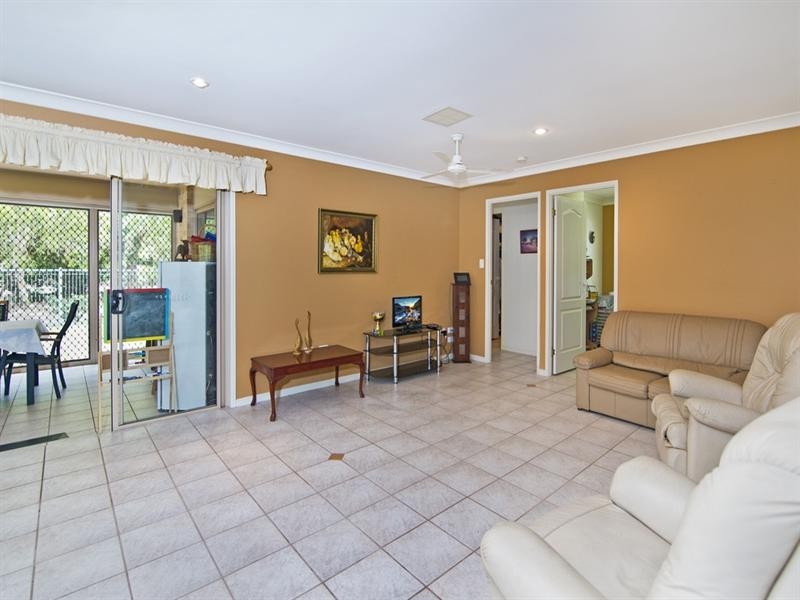 17 Edwardson Drive, Pelican Waters QLD 4551