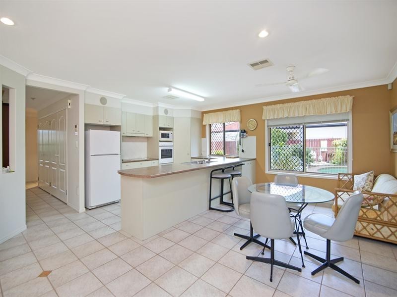 17 Edwardson Drive, Pelican Waters QLD 4551