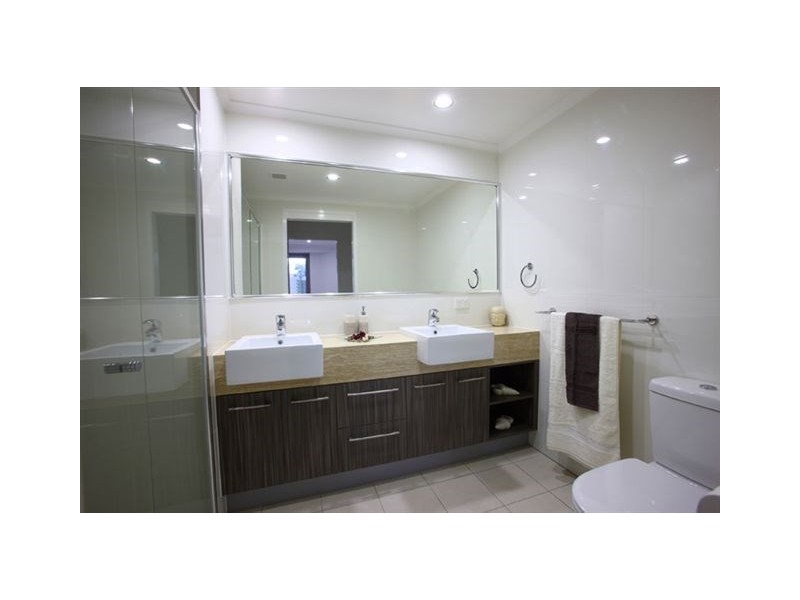 2/4-6 Orvieto Terrace, Kings Beach QLD 4551