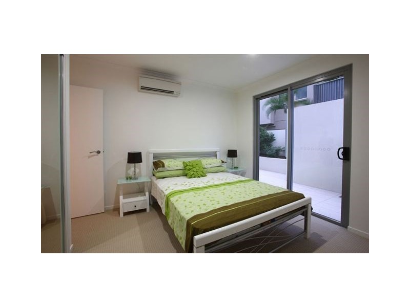2/4-6 Orvieto Terrace, Kings Beach QLD 4551