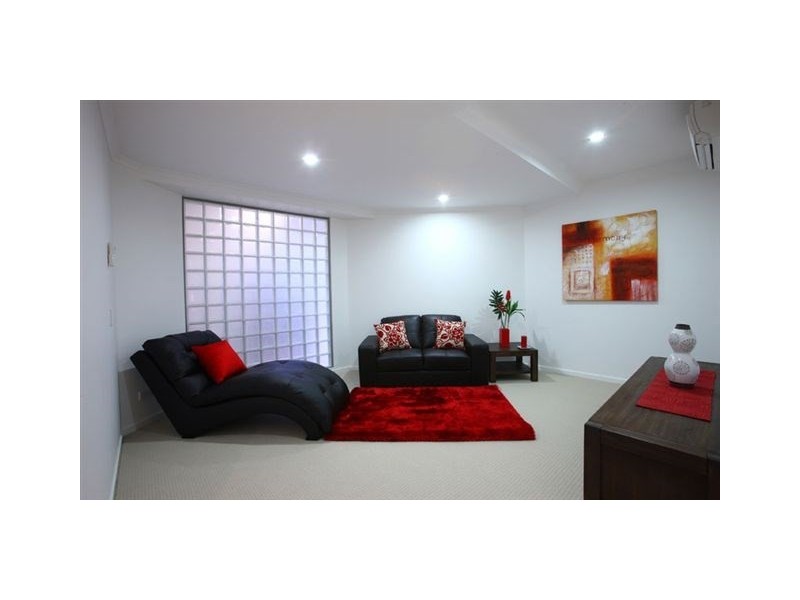 2/4-6 Orvieto Terrace, Kings Beach QLD 4551