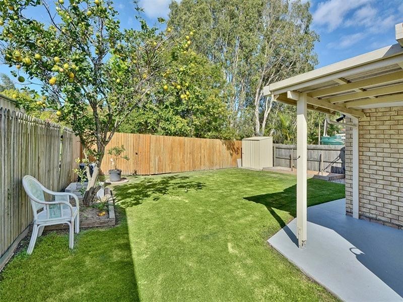 39 Lakeshore Place, Little Mountain QLD 4551