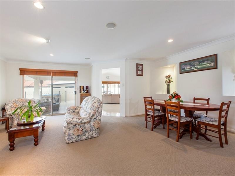 5 Campbellville Circuit, Pelican Waters QLD 4551