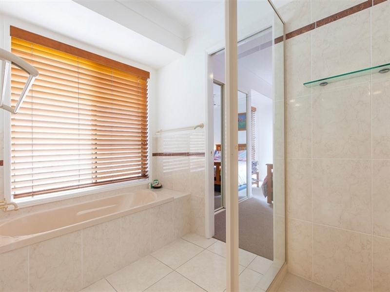 5 Campbellville Circuit, Pelican Waters QLD 4551