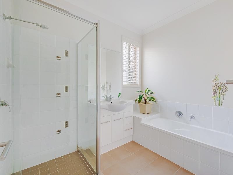 21 Barrine Crescent, Caloundra West QLD 4551