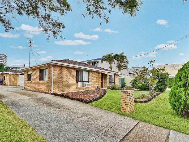 Unit 1 ‘Strand View’ 15 Wyreema Terrace, Caloundra QLD 4551