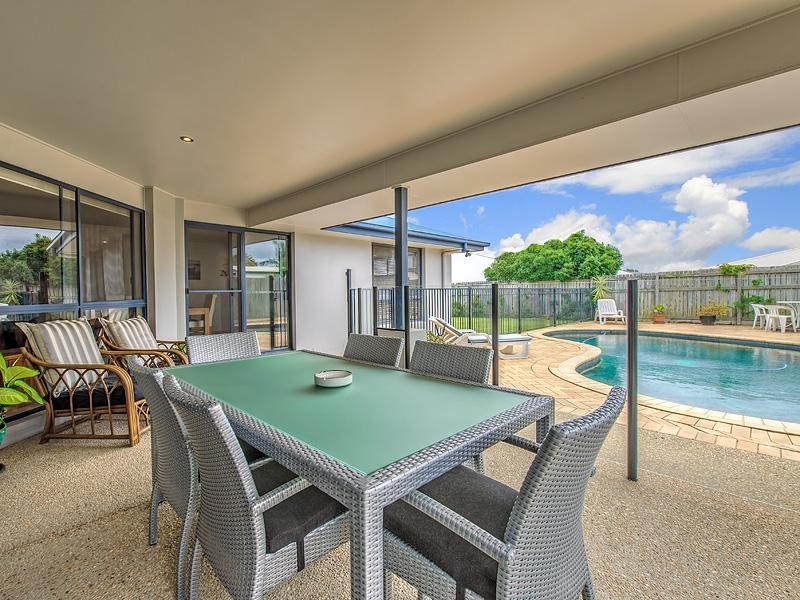 33 Shannon Crescent, Caloundra West QLD 4551
