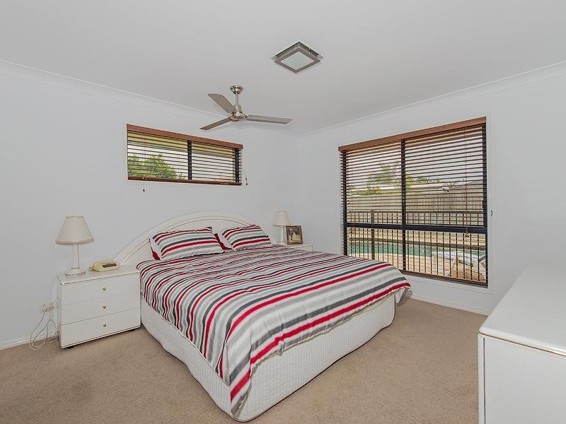 33 Shannon Crescent, Caloundra West QLD 4551