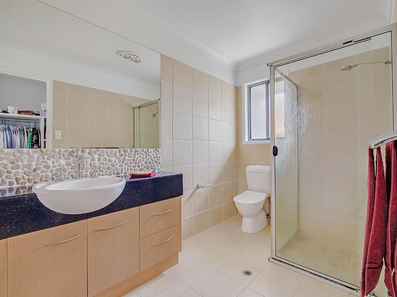 33 Shannon Crescent, Caloundra West QLD 4551