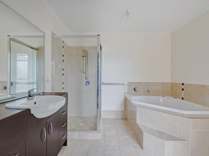 18 Eyre Place, Caloundra West QLD 4551