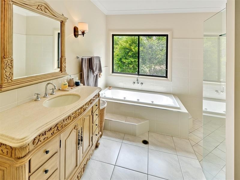 38 Amigh Road, Landsborough QLD 4550