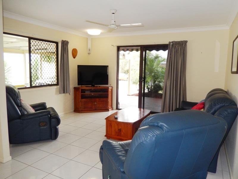 1 Cunningham Court, Golden Beach QLD 4551