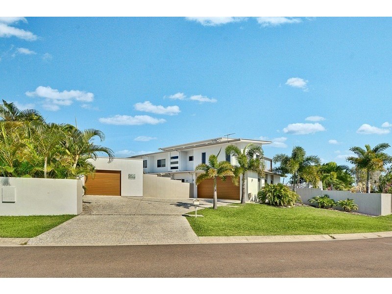 2 Elimbah Street, Pelican Waters QLD 4551