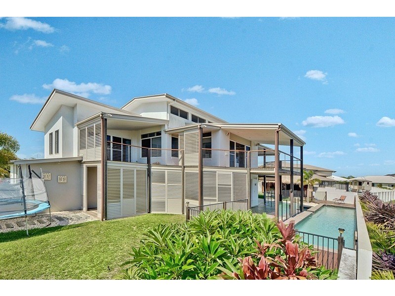 2 Elimbah Street, Pelican Waters QLD 4551