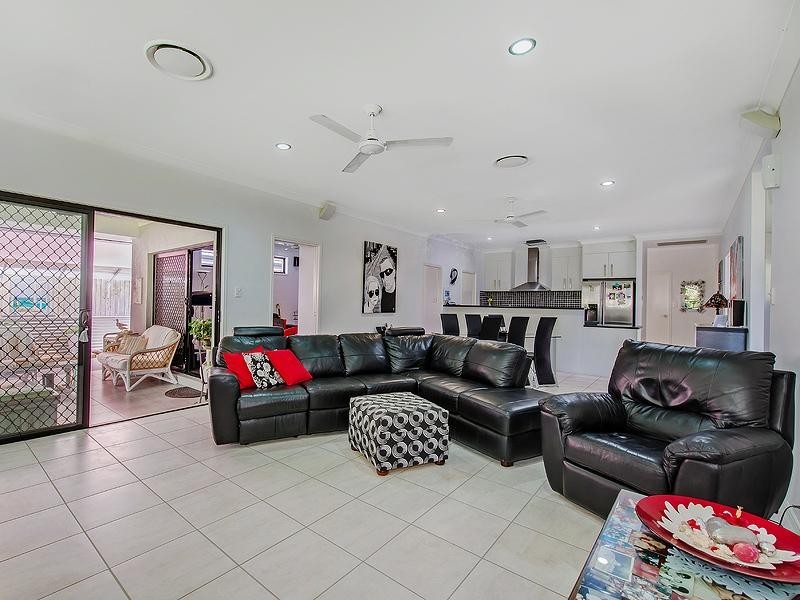 10 Gairdner Street, Caloundra West QLD 4551