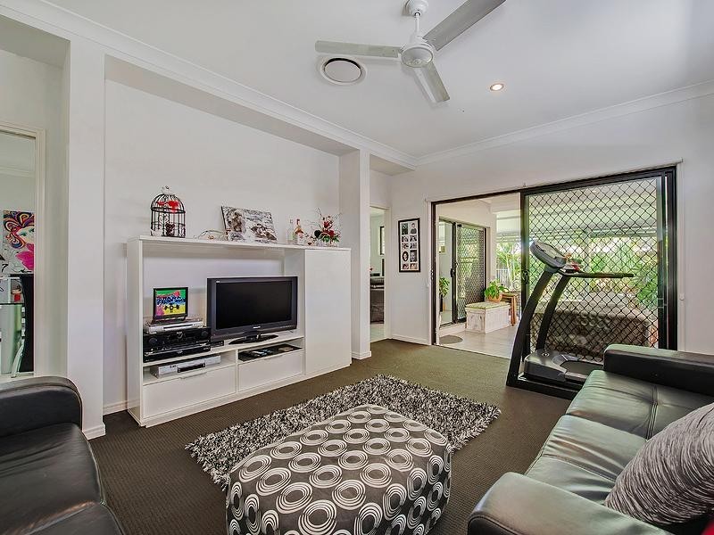 10 Gairdner Street, Caloundra West QLD 4551