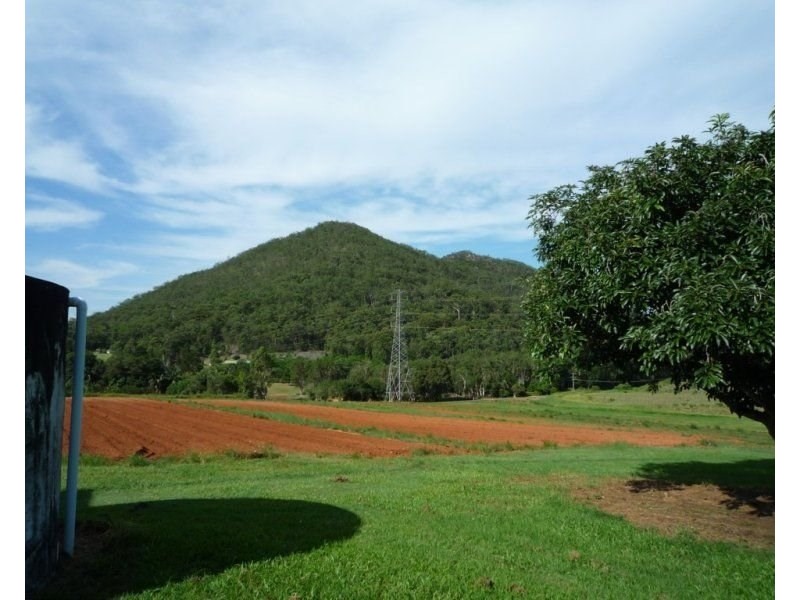 26 Lindeman Road, Beerwah QLD 4519