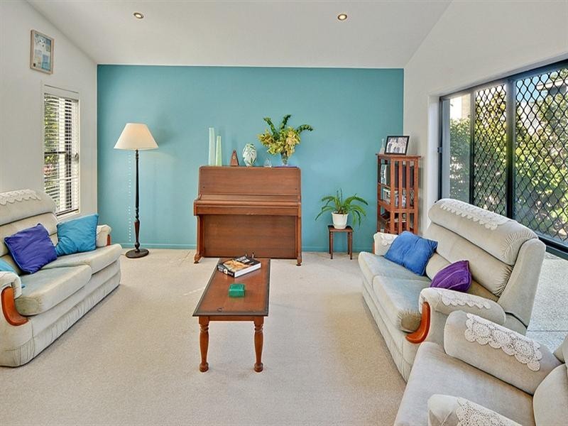 6 Melos Place, Kawana Island QLD 4575