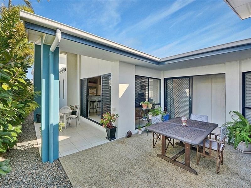 6 Melos Place, Kawana Island QLD 4575