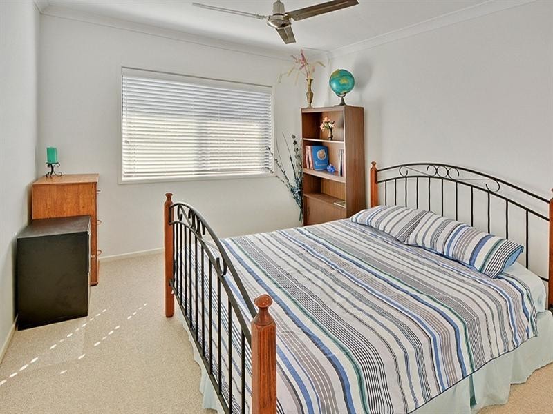 6 Melos Place, Kawana Island QLD 4575