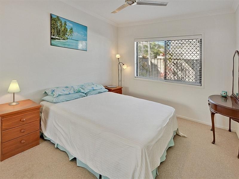 6 Melos Place, Kawana Island QLD 4575
