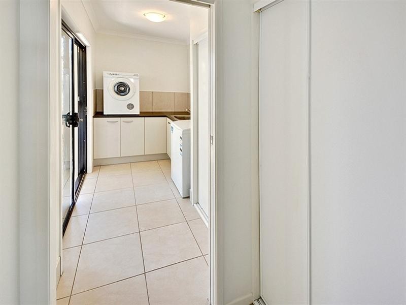 6 Melos Place, Kawana Island QLD 4575