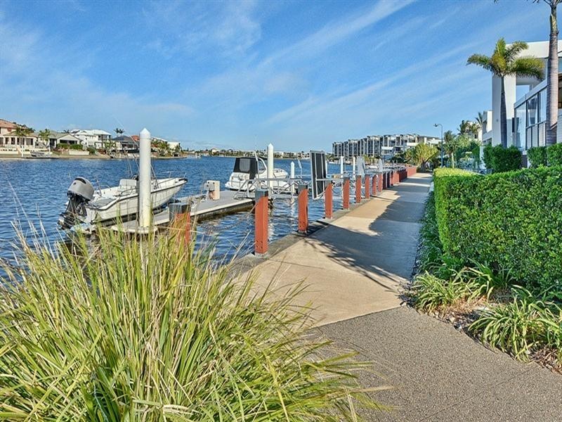 6 Melos Place, Kawana Island QLD 4575