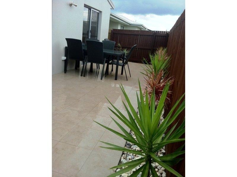 4 Sapphire Street, Caloundra West QLD 4551