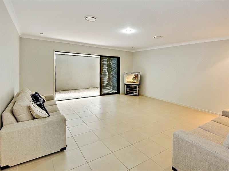 1 Lawley Street, Dicky Beach QLD 4551