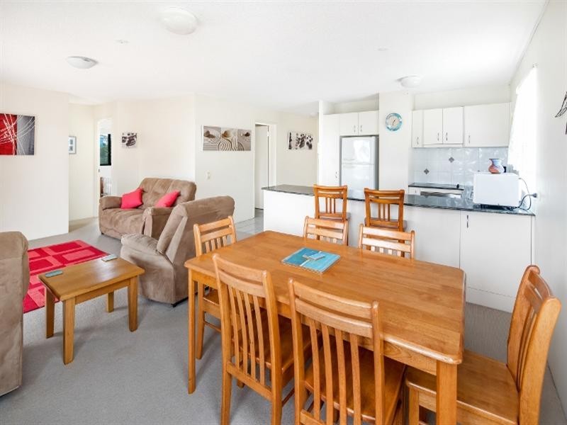 Unit 5 ‘Meridian Caloundra’ 82 Albert Street, Kings Beach QLD 4551