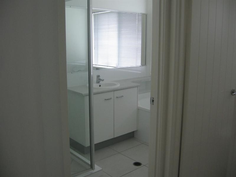 16 Crater Street, Caloundra West QLD 4551