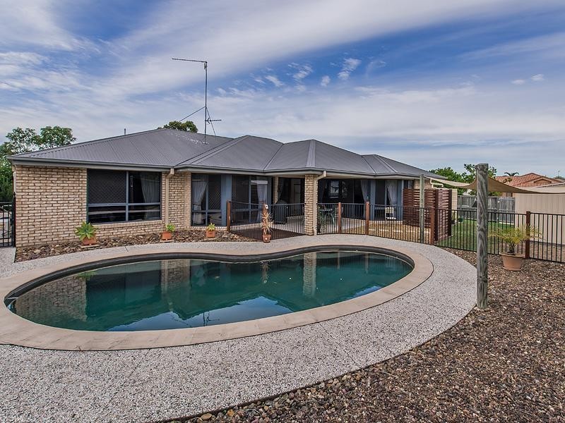 1 Maroon Court, Caloundra West QLD 4551